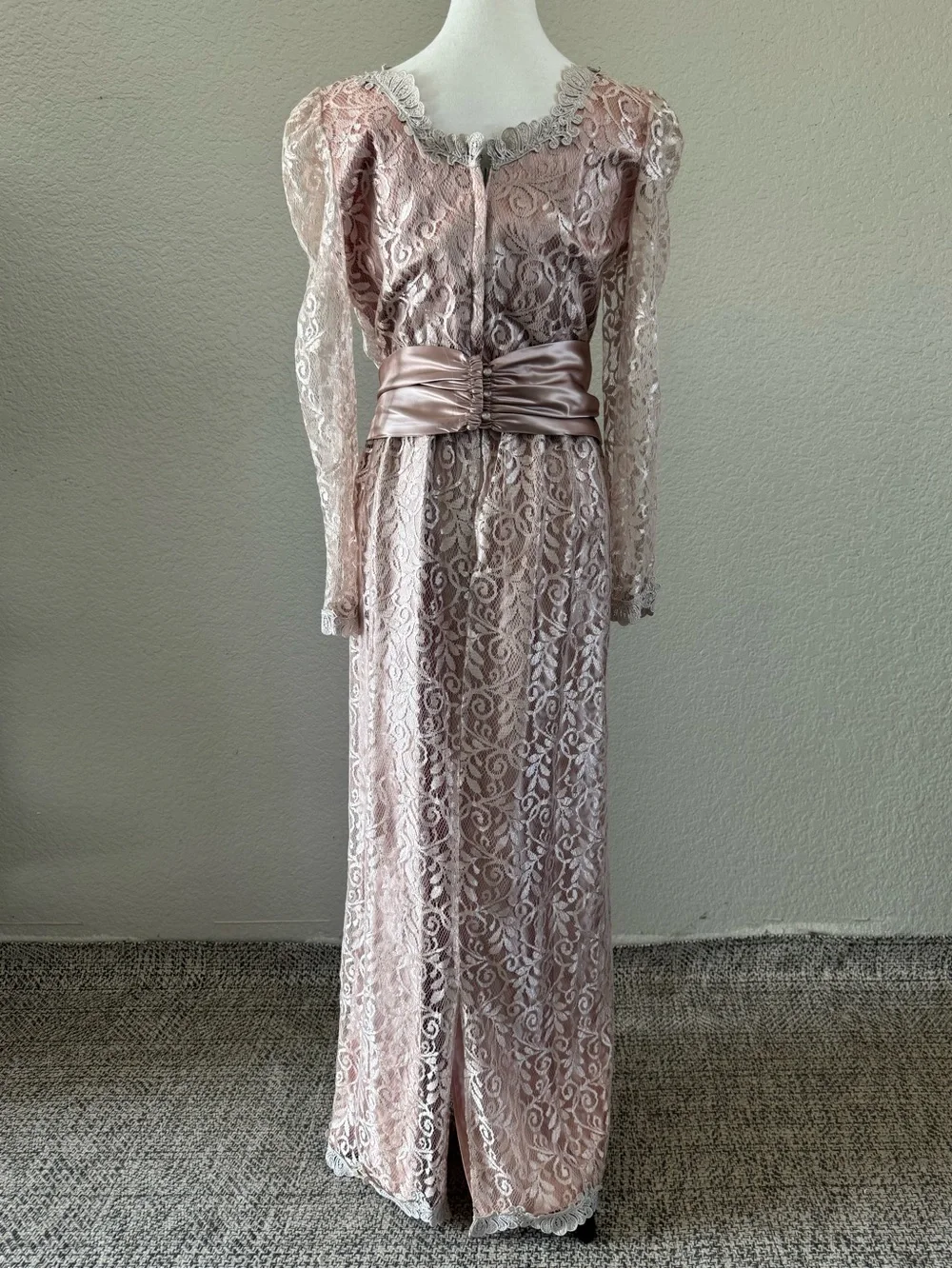 Vintage Alicia 1970’s Lace Maxi Dress Blush Pink Romantic Vintage Sz 5